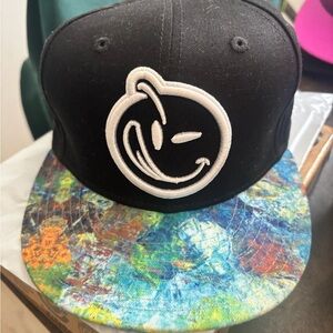 YUMS SnapBack Black Multicolor Cap with Smiley Logo
